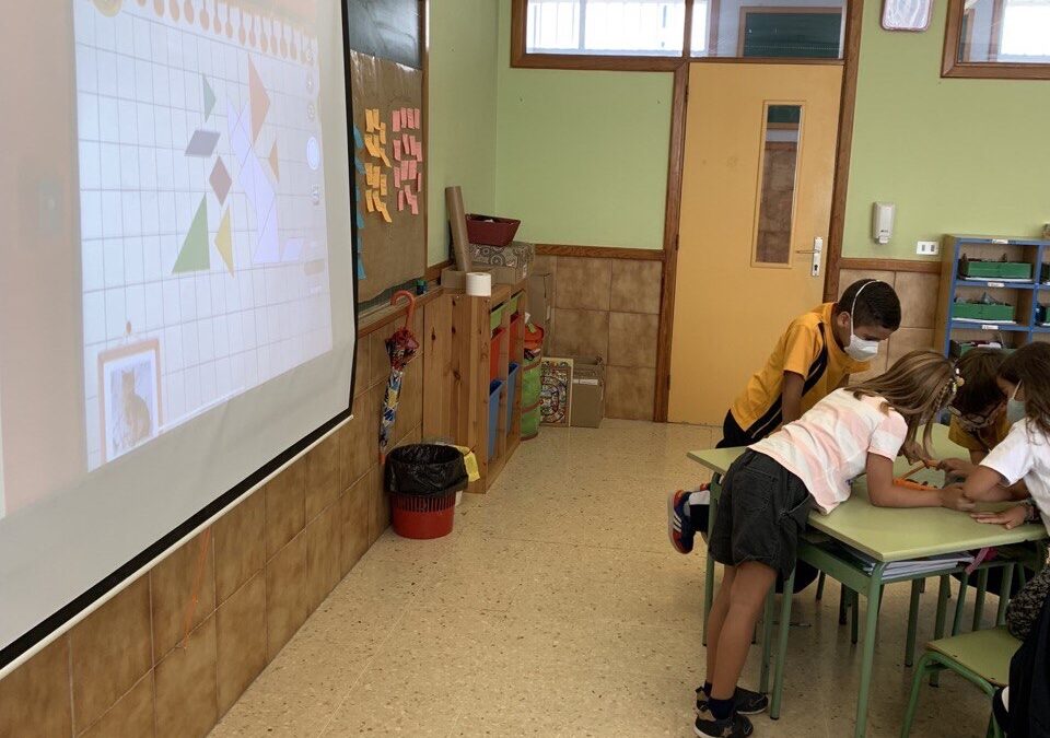 Comienzo de actividades cooperativas con los iPads.