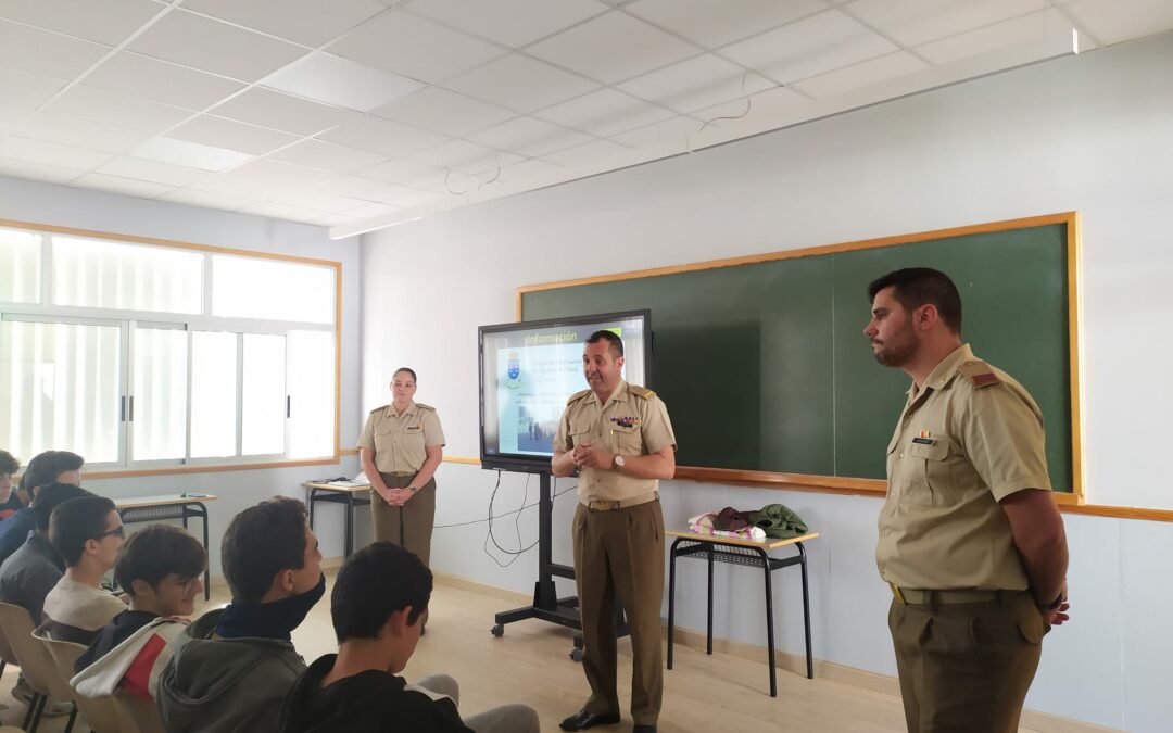 Charla sobre el acceso a la carrera militar