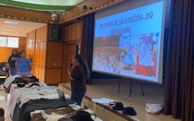 Charla sobre la vestimenta tradicional de Canarias