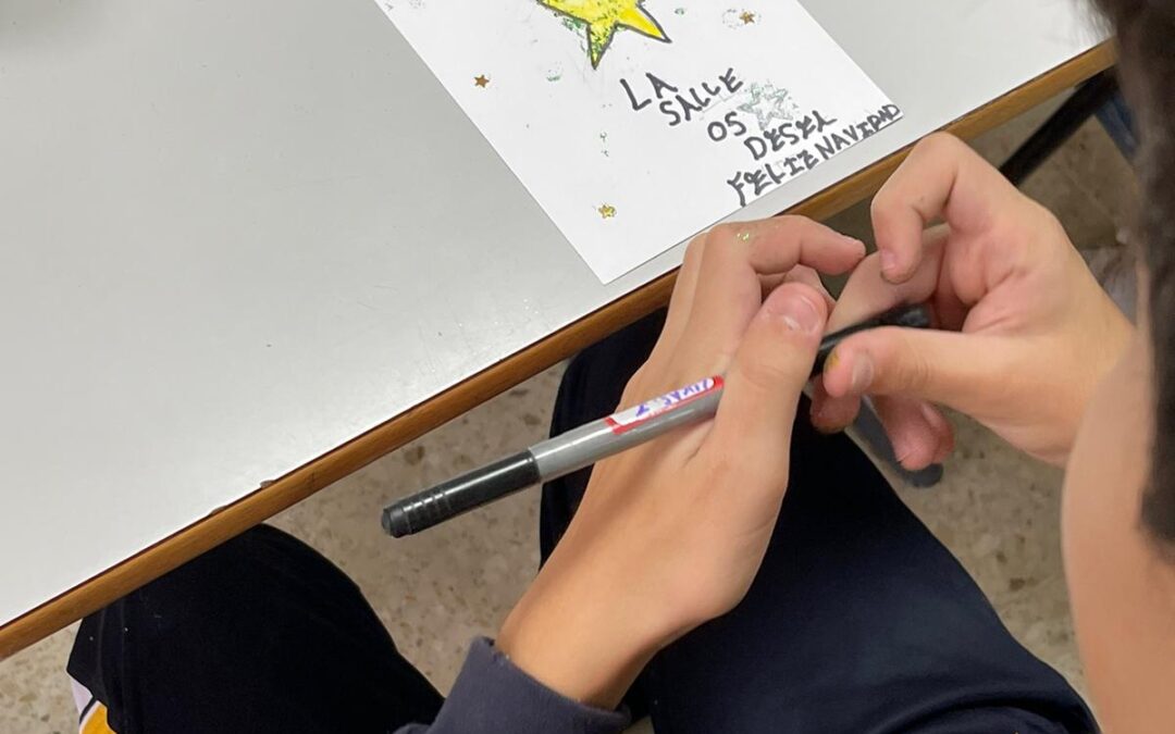 Secundaria elabora tarjetas de Navidad para nuestros mayores