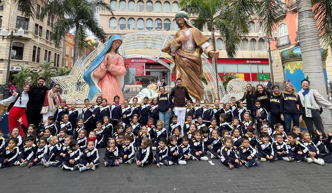 Infantil visita varios Portales de Belén en Santa Cruz de Tenerife