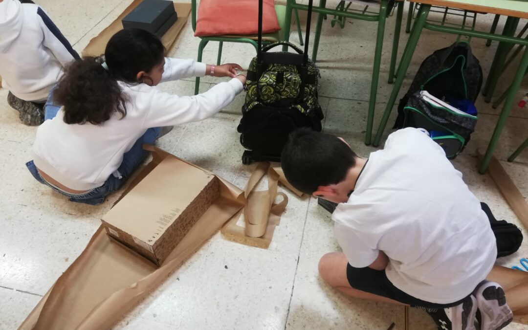 5º de Primaria comienza el taller «Autómatas de Cartón»