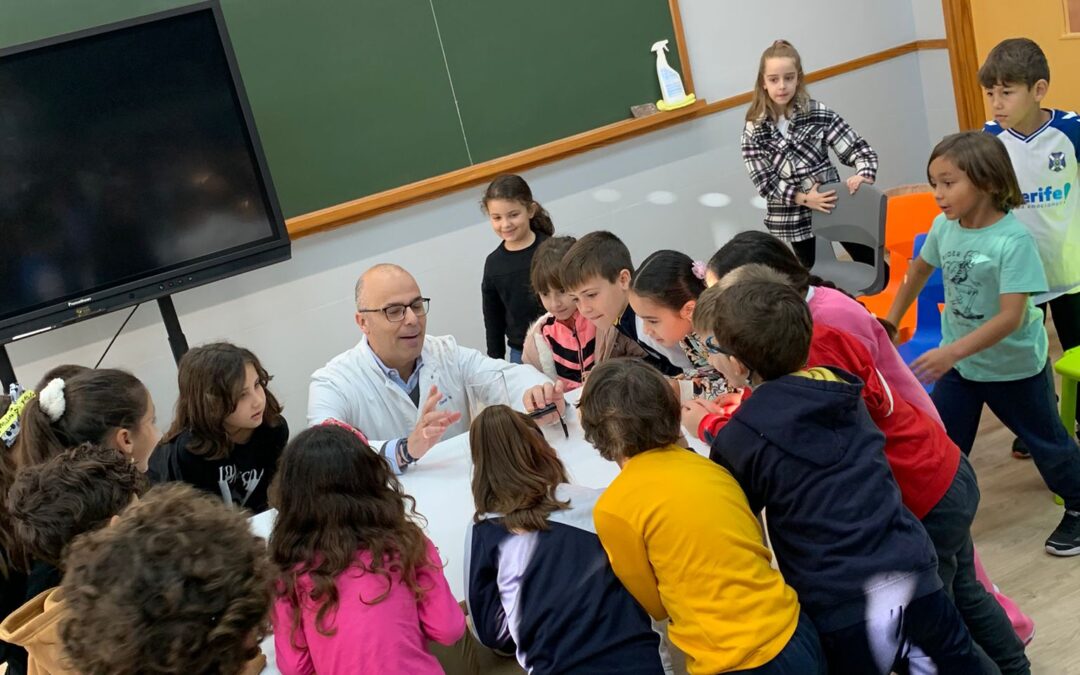 2º de Primaria inicia su nuevo proyecto con un show de «Magiaciencia»