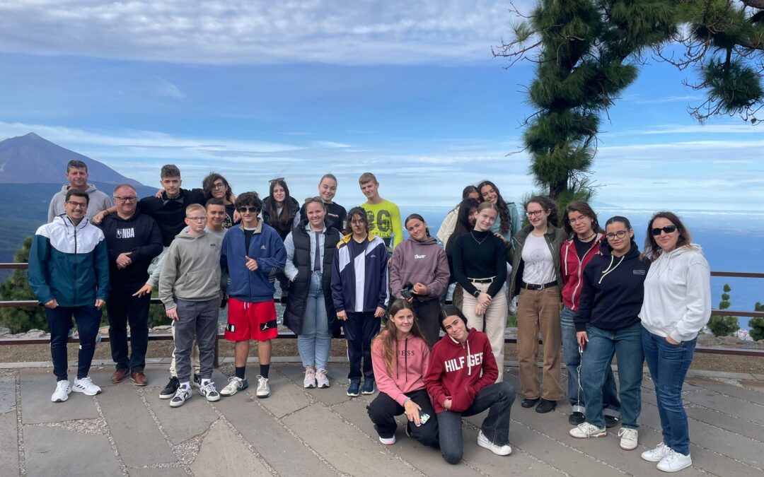 Nuestra expedición húngara libera mariposas monarcas y visita el Parque Nacional del Teide