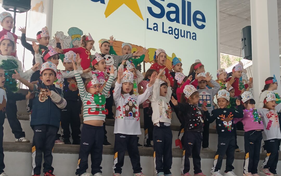 El tradicional «Sweater Parade» de Infantil llena el colegio de color y originalidad