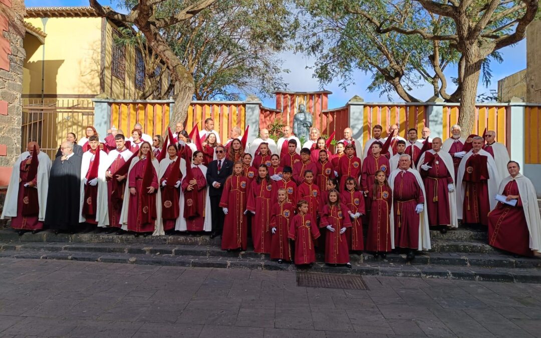 La cofradía del colegio participa en la Semana Santa lagunera 2025