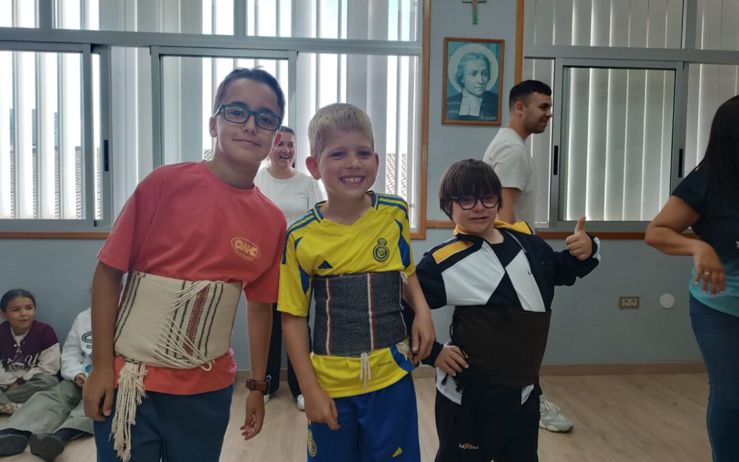 Conocemos la vestimenta y los instrumentos típicos de nuestro archipiélago